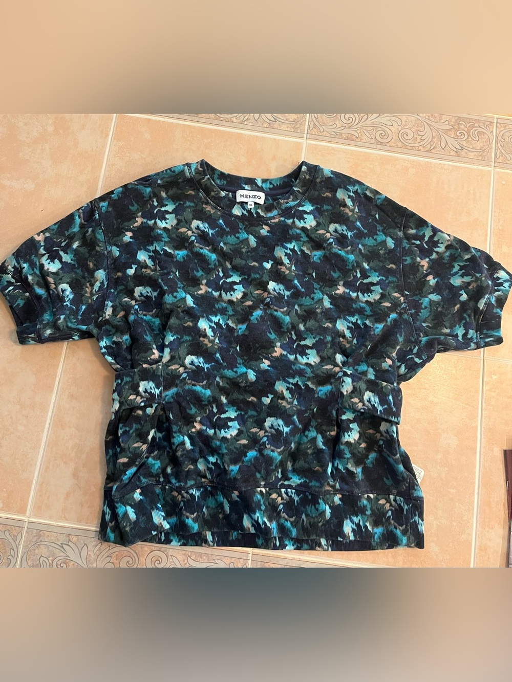 Beautiful Kenzo Short Sleeve Sweatshirt XL